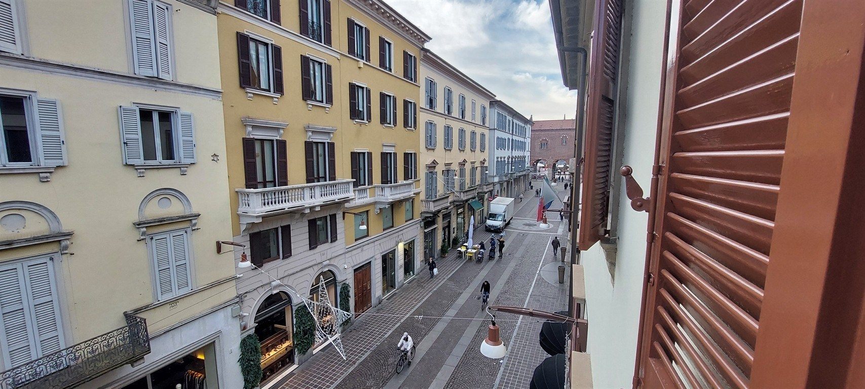 MONZA CENTRO Appartamento quadrilocale con posto auto