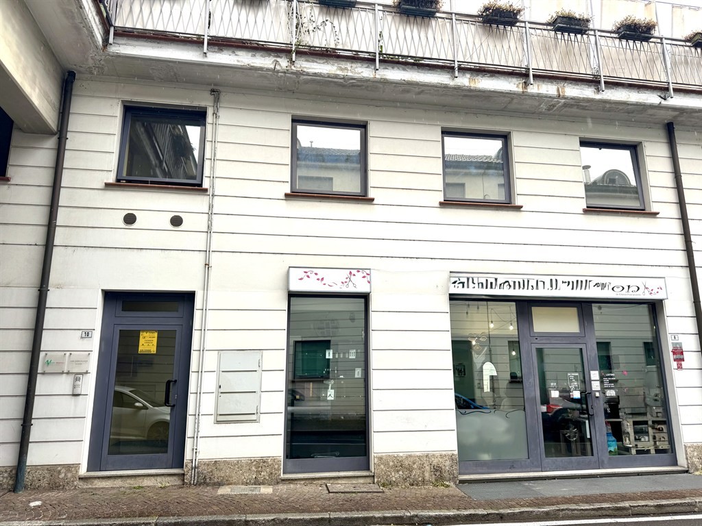 MUGGIO' CENTRO - VENDESI UFFICIO/STUDIO PROFESSIONALE OPENSPACE