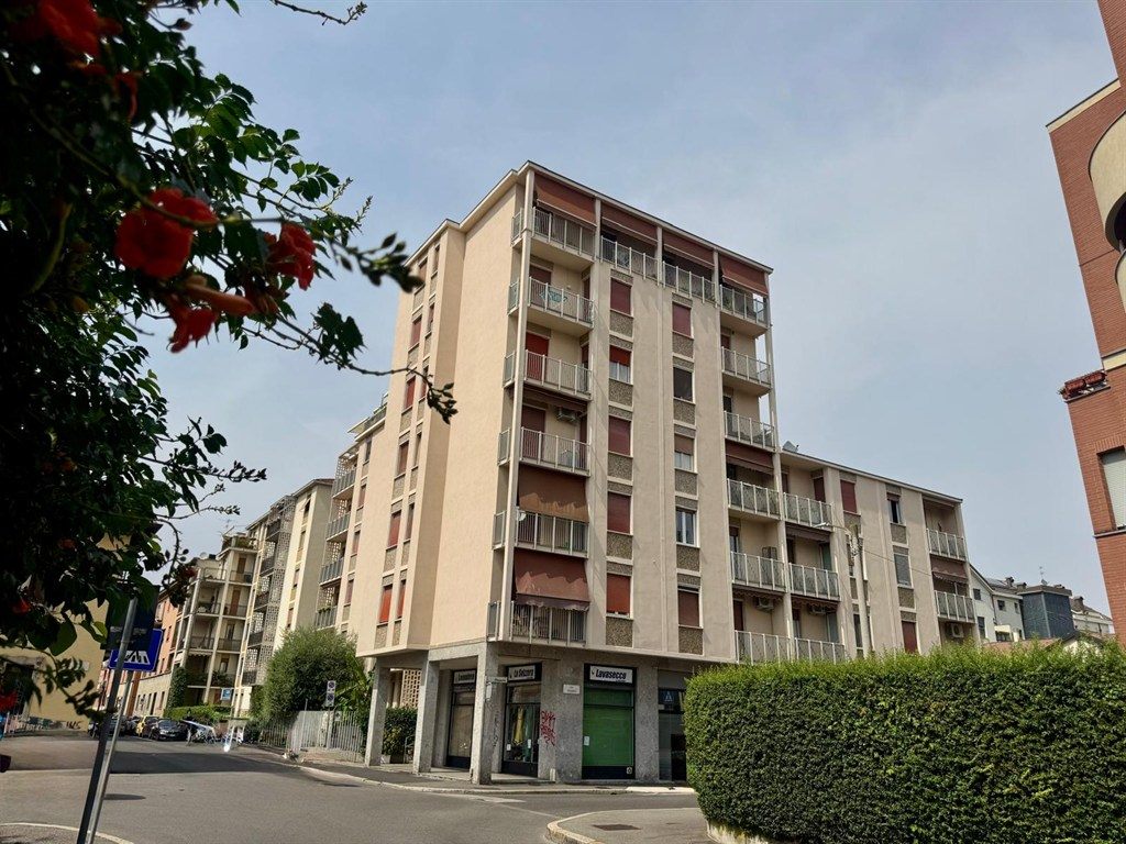 MONZA SAN CARLO - AFFITTASI APPARTAMENTO ARREDATO
