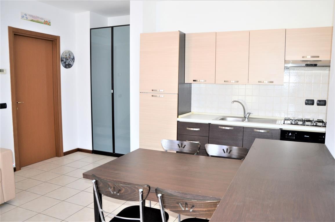 CONCOREZZO CENTRO RECENTE MONOLOCALE ARREDATO