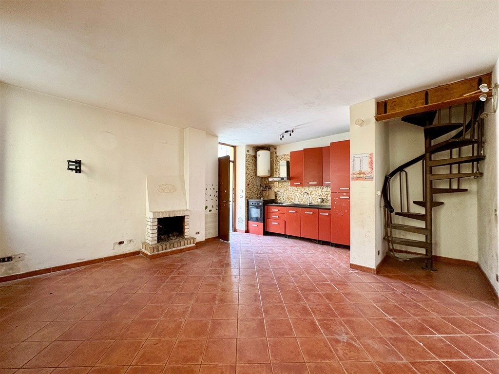 DESIO - FRAZIONE SAN CARLO - DUE LOCALI SU 2 LIVELLI